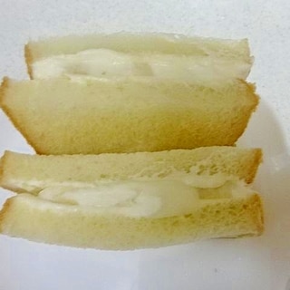 バナナ生クリームサンドパン